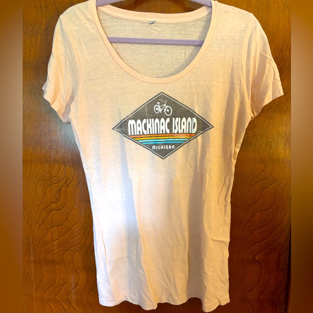 Women's Mackinaw Island Michigan bike logo retro look scoop neck tee